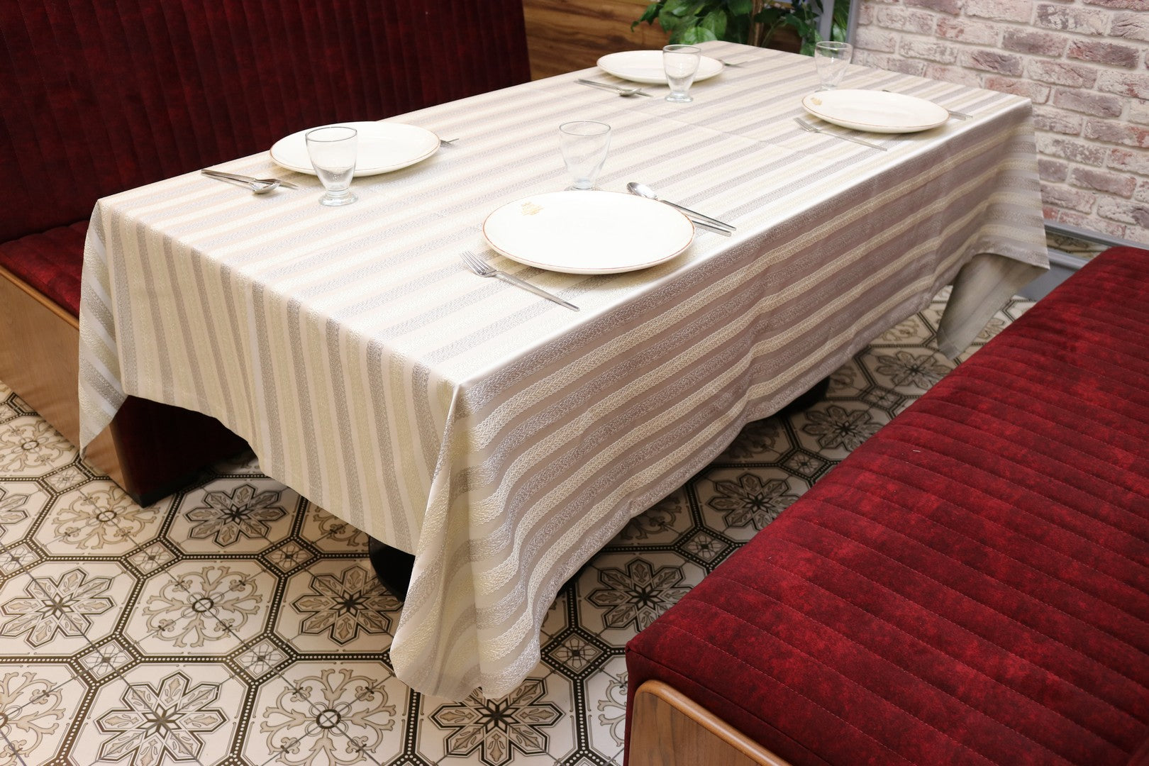 Cкатертина жакардова Kayra Strip 160x285 cм - Ванільний