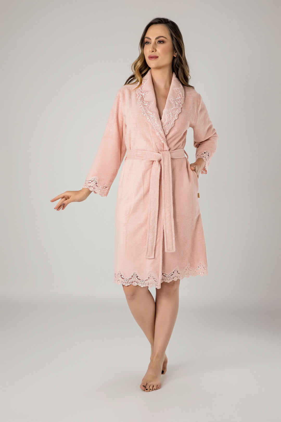 Жіночий махровий халат Nusa 17259 з мереживом - L/XL (48-50), Пудровий