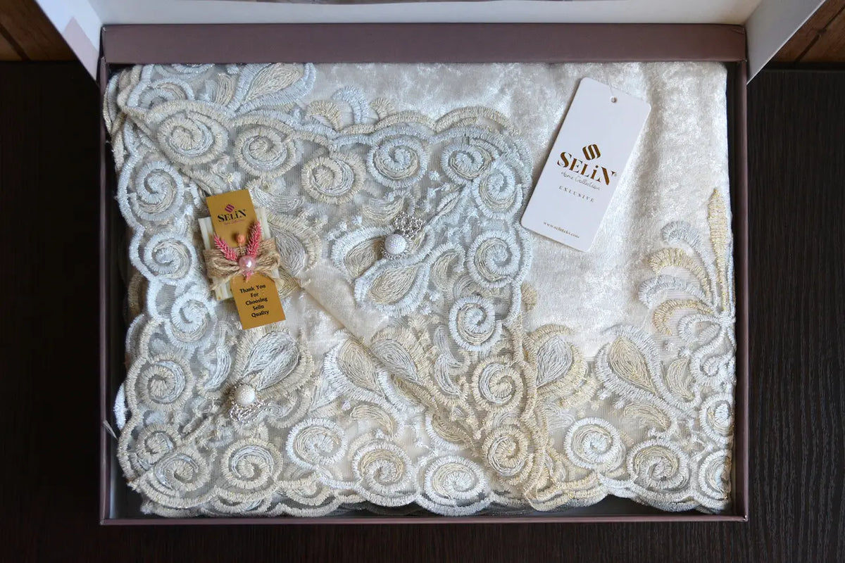 Велюрова скатертина Selin Tuana 160х350