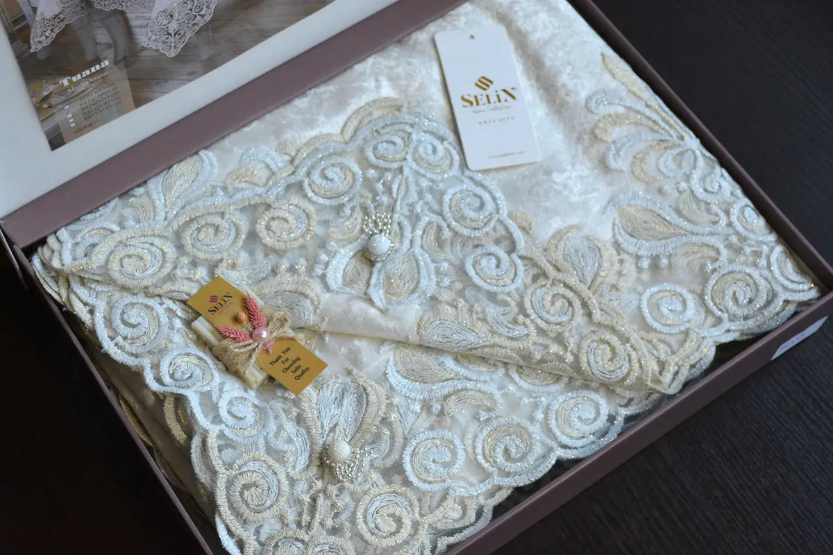 Велюрова скатертина Selin Tuana 160х350