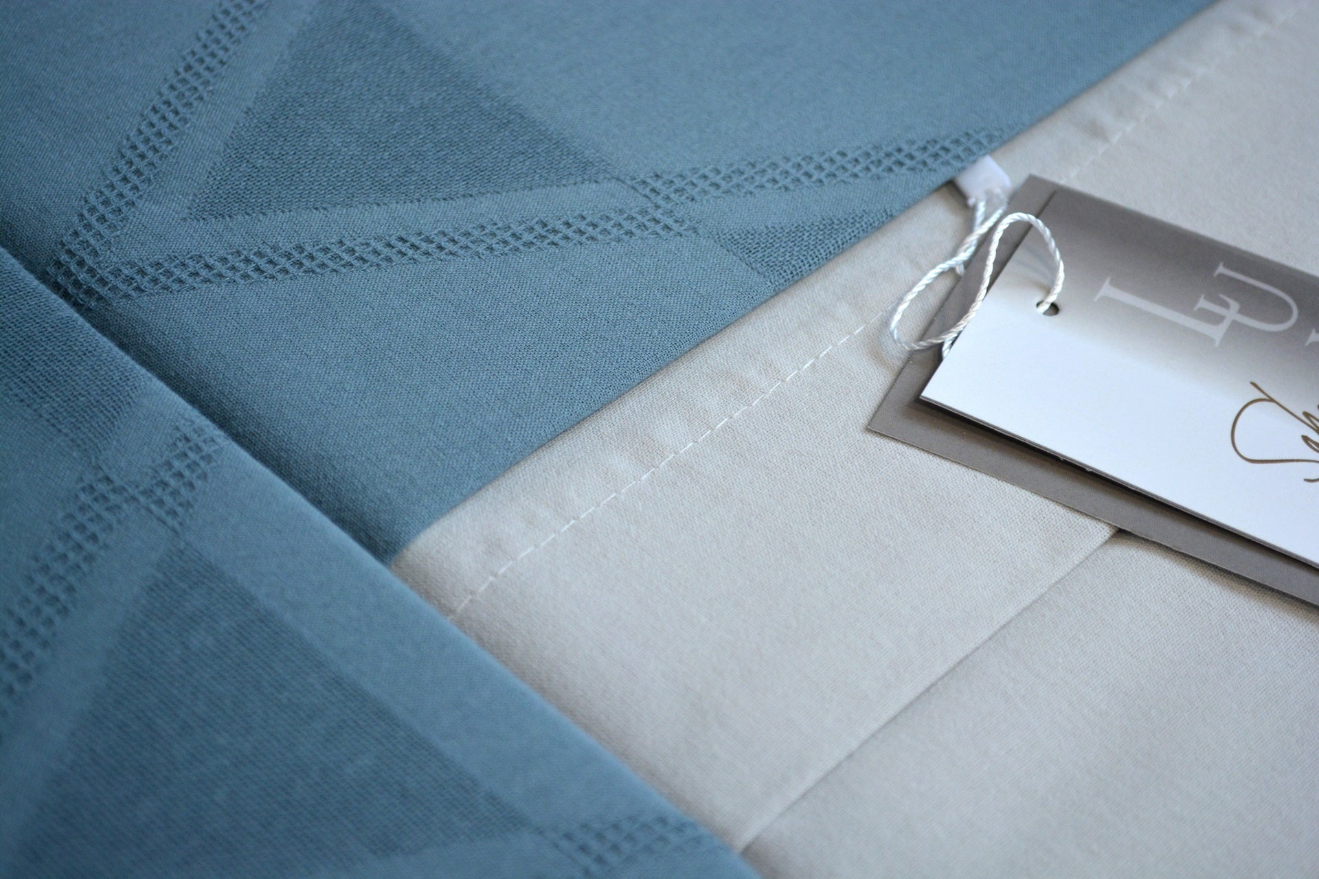 Постільна білизна Saheser Luxury Jacquard 200 х 220 см Astrid