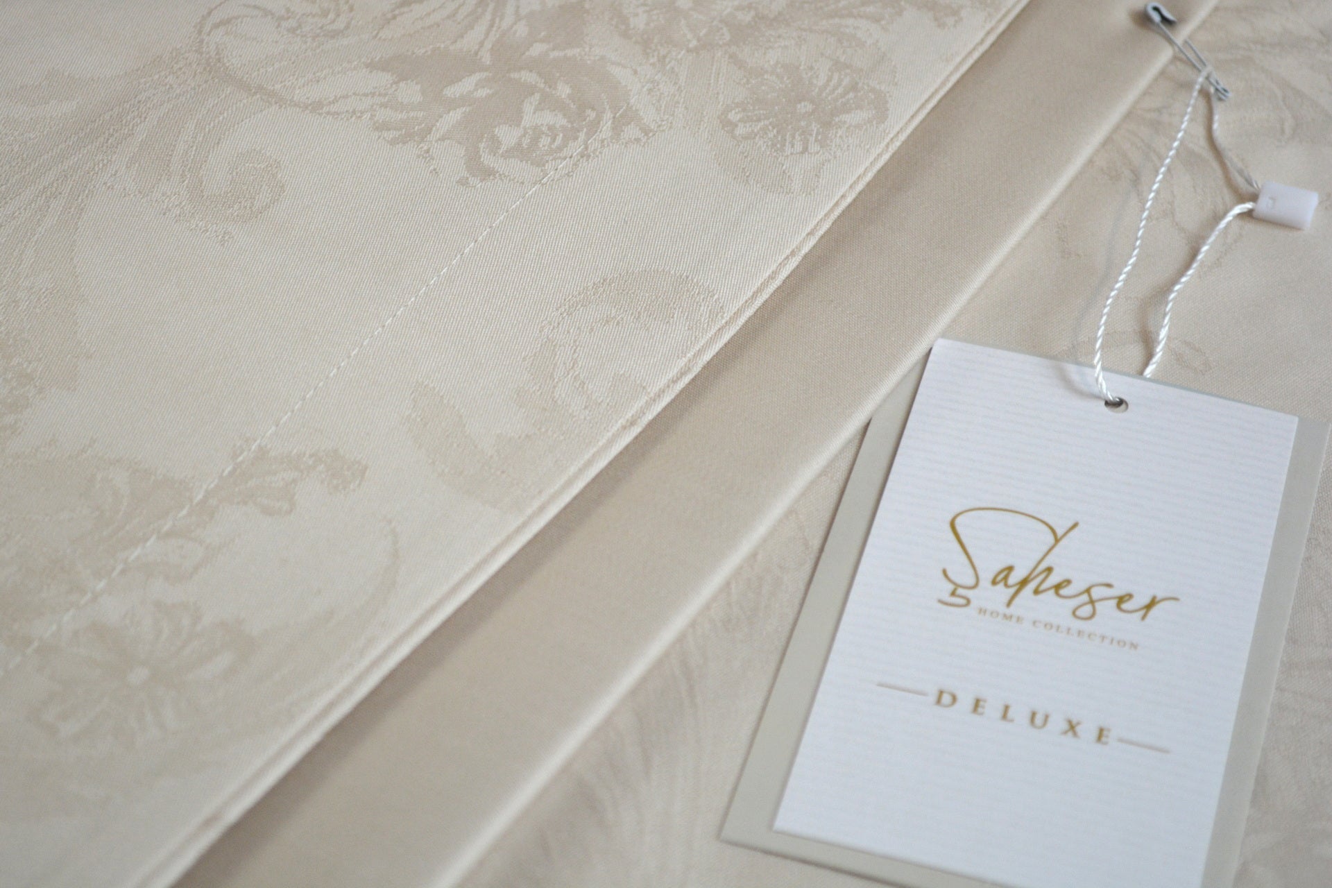 Комплект постільної білизни Saheser Delux Jacquard 300 TC 200х220 см Celesta Bej