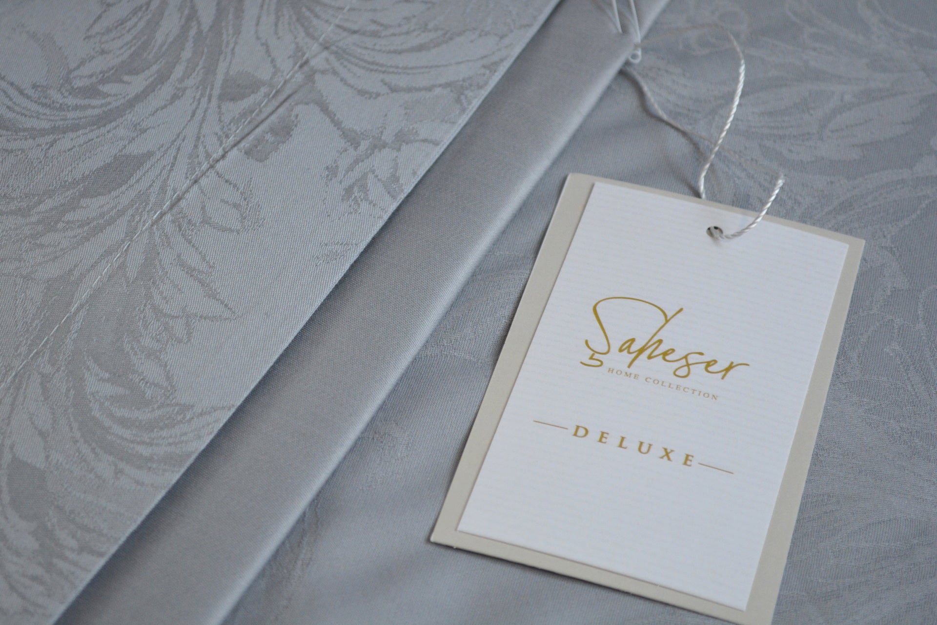 Комплект постільної білизни Saheser Delux Jacquard 300 TC 200х220 см Celesta Gri