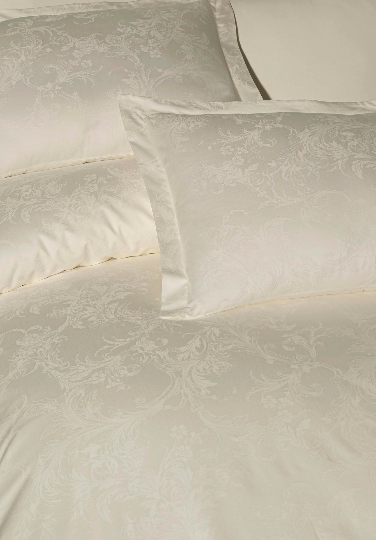 Комплект постільної білизни Saheser Delux Jacquard 300 TC 200х220 см Celesta Krem