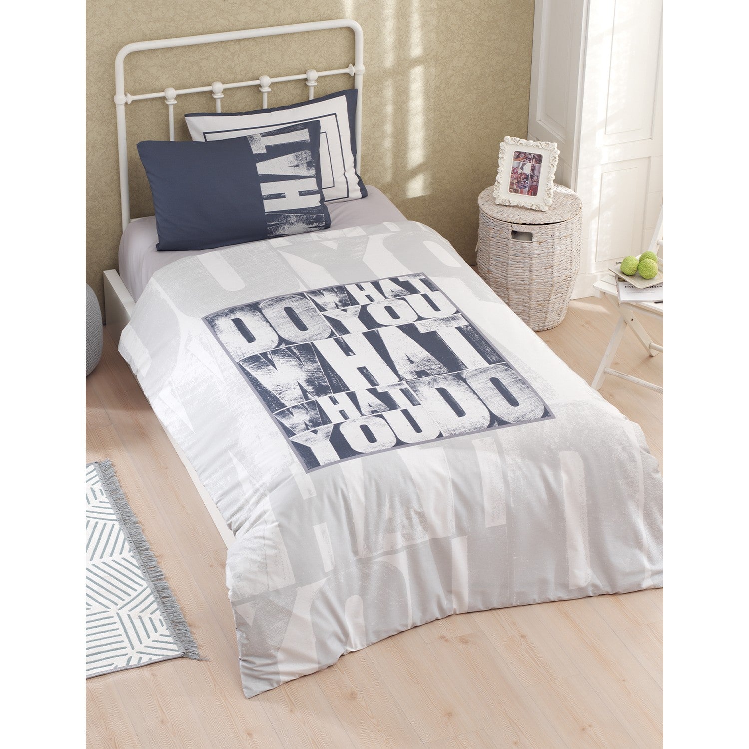 Комплект постільної білизни Charlotte Young 160x220 см Navy Classy