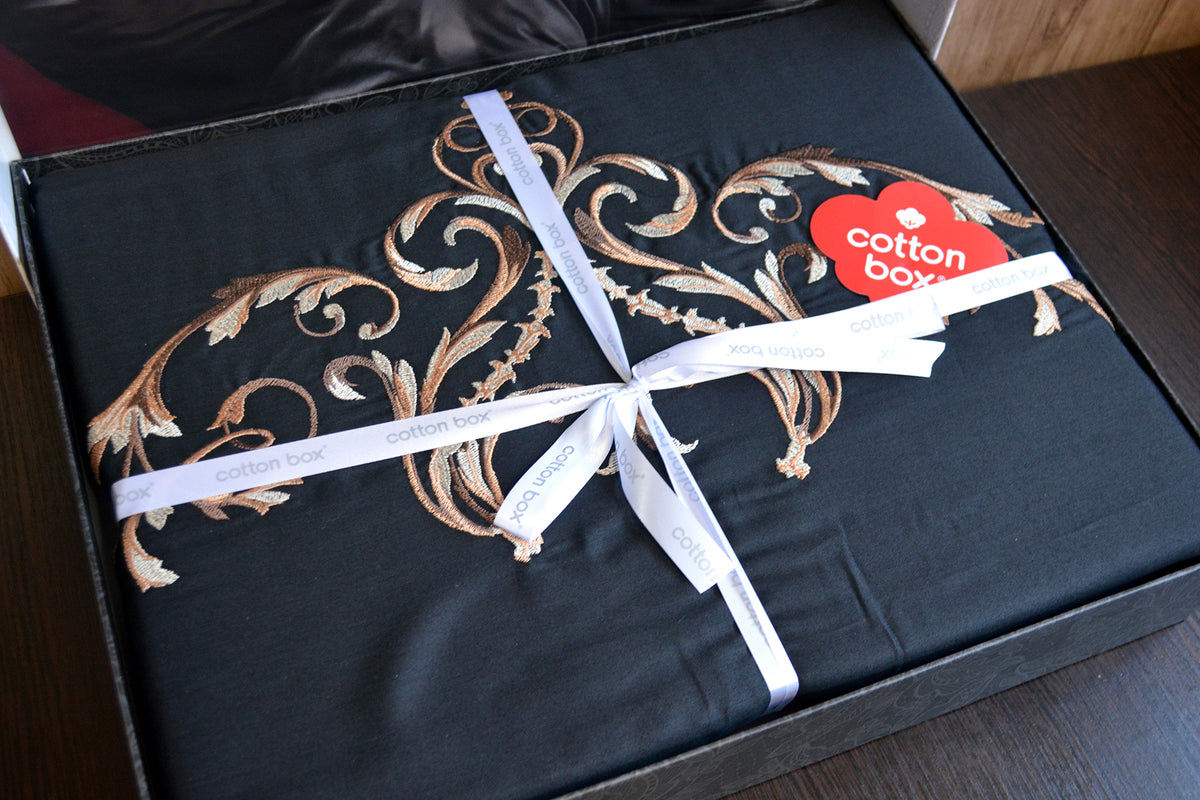 Комплект постільної білизни з вишивкою Cotton Box Brode Saten 200×220 Sarita Bordo
