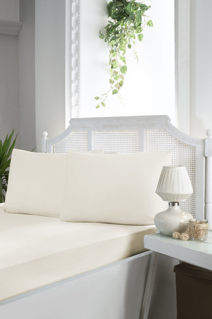 Сатинове простирадло 160х200см на гумці з наволочками First Choice - Cream