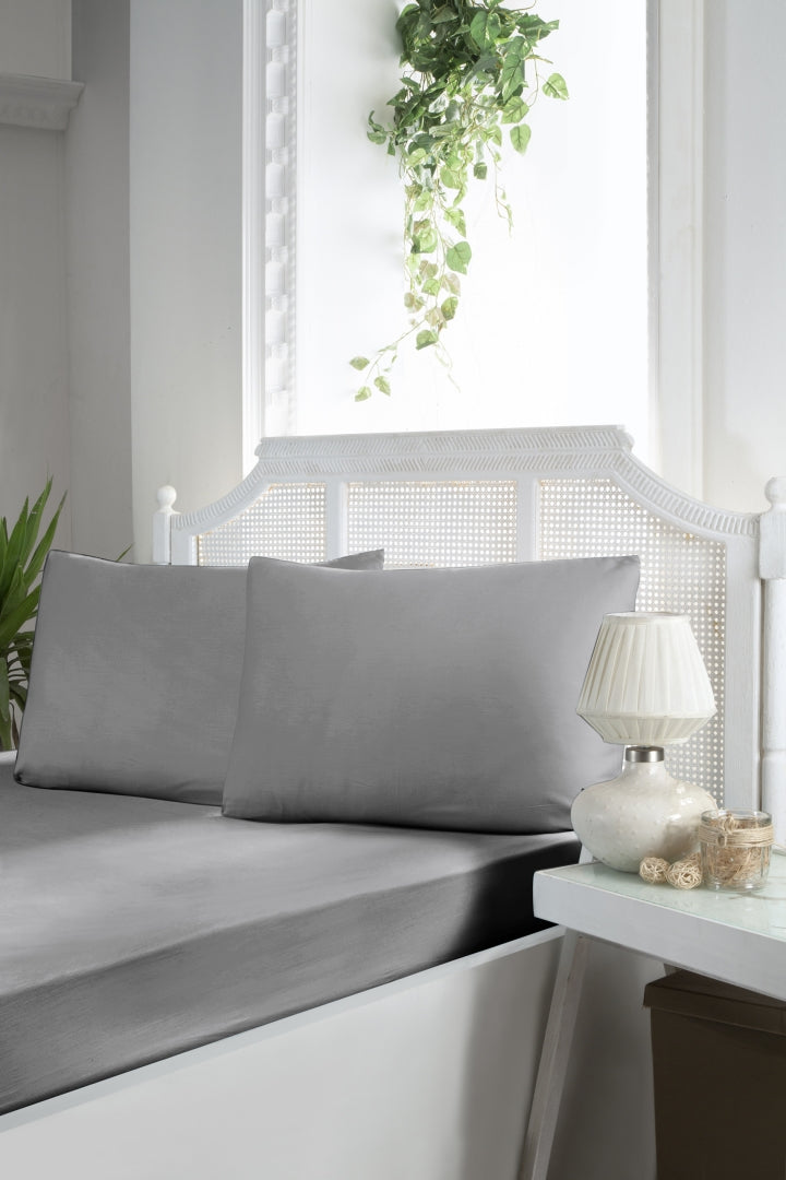 Сатинове простирадло 180х200см на гумці з наволочками First Choice - Grey