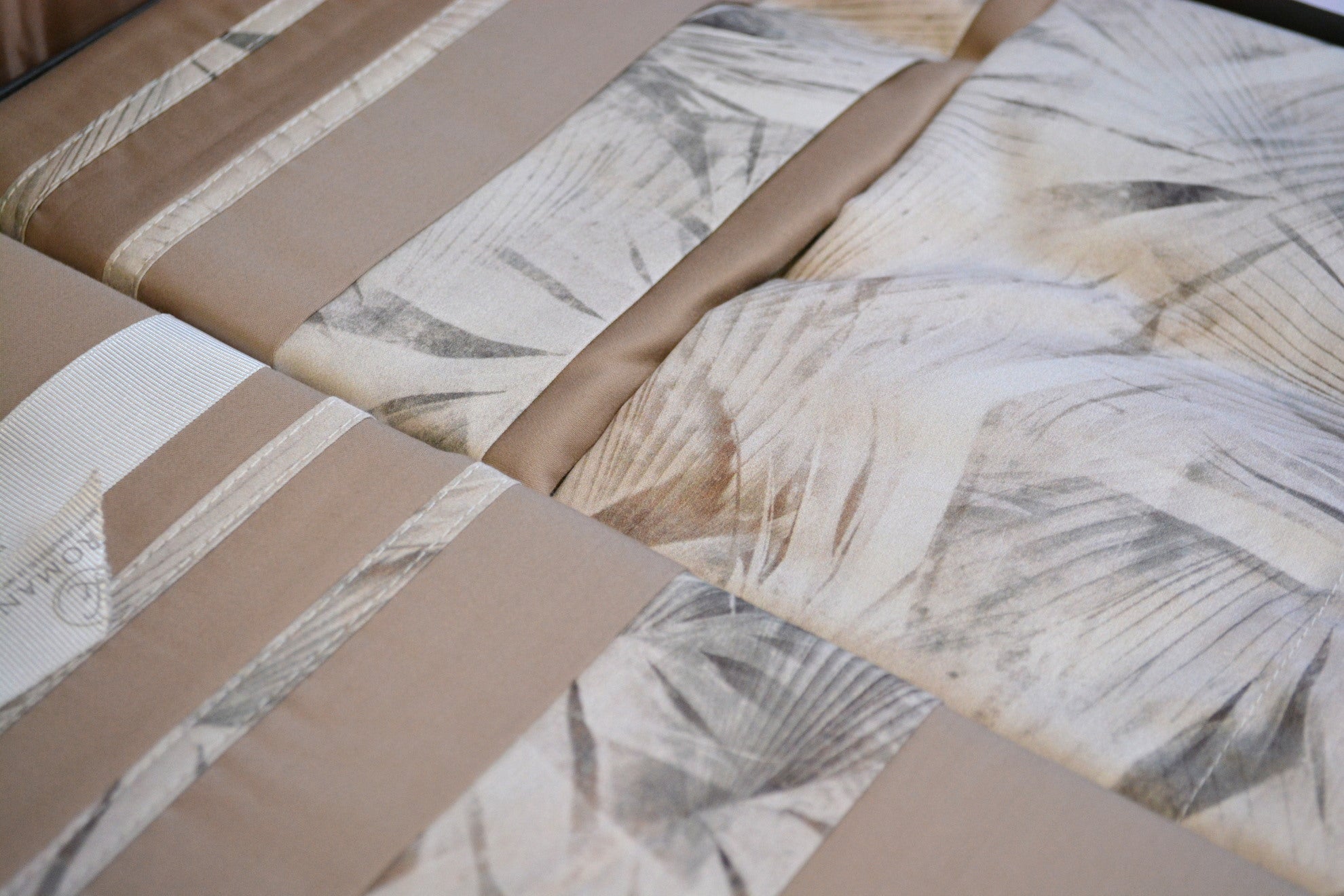 Постільна білизна La Romano Silk Satin 200×220 см Florence Rock
