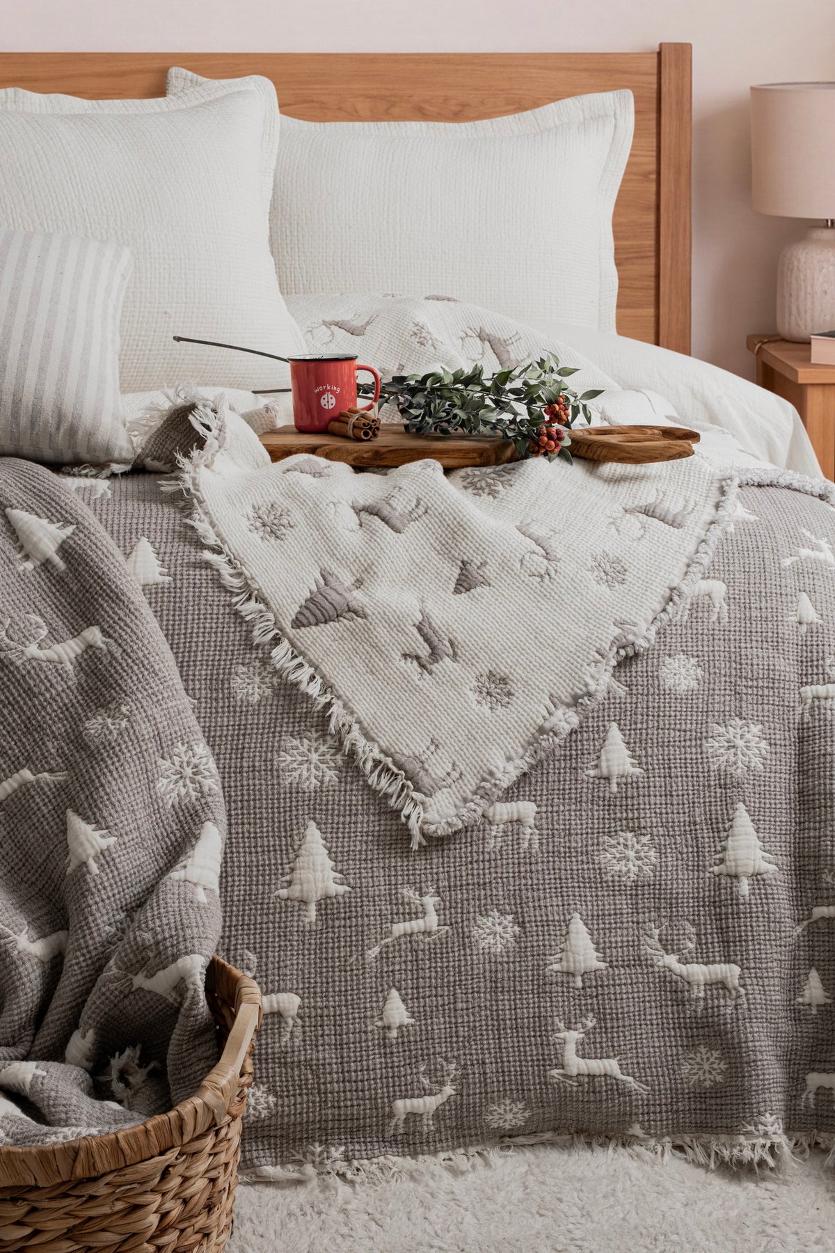 Муслінове новорічне покривало Saheser Merry 240 х 260 см. Light Grey