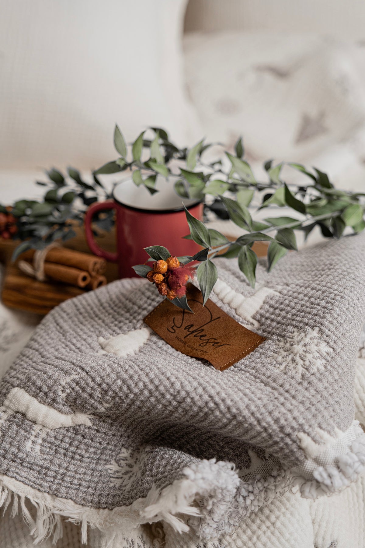 Муслінове новорічне покривало Saheser Merry 240 х 260 см. Light Grey