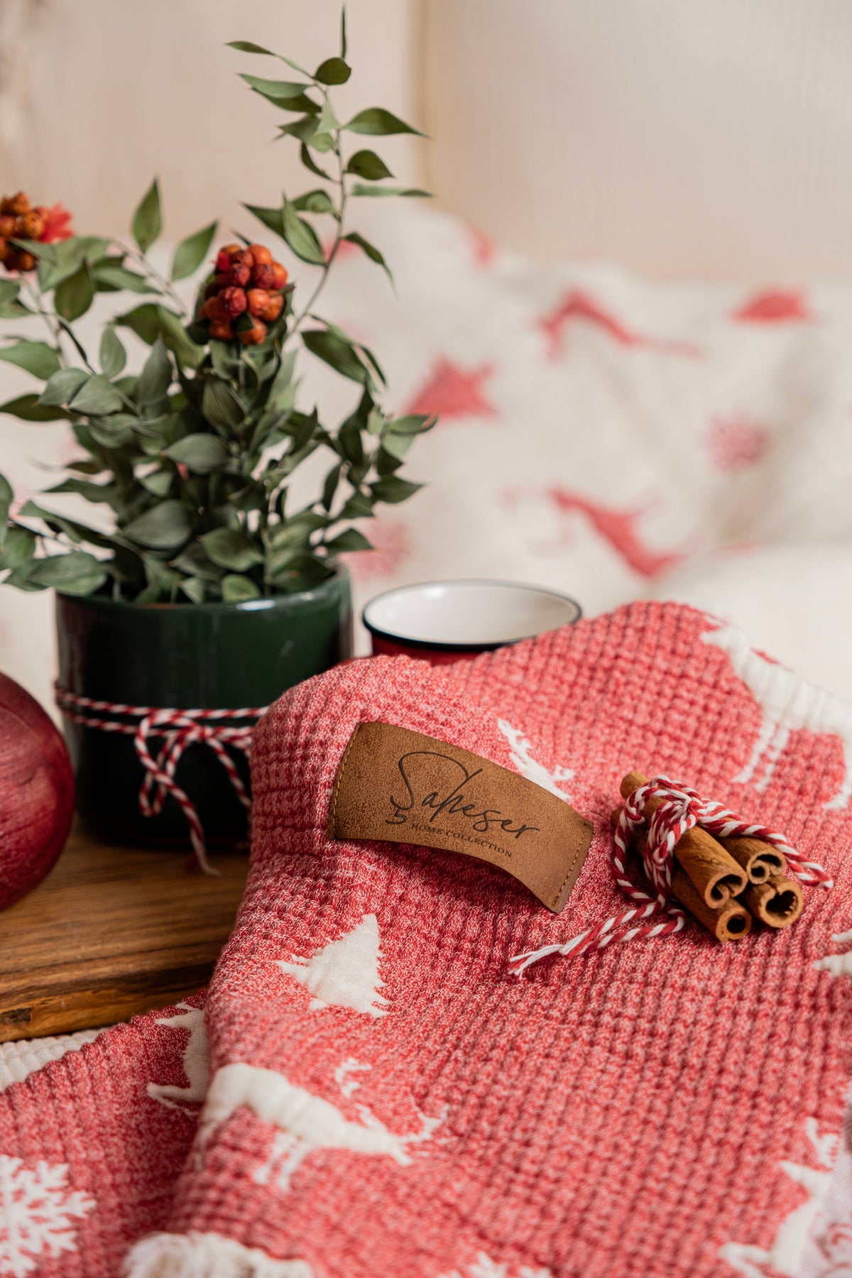 Муслінове новорічне покривало Saheser Merry 240 х 260 см. Red