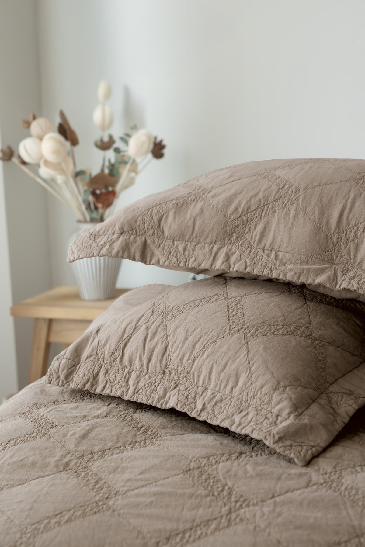 Покривало з наволочками Maribor Natural Creations 240 х 260 см. Velora Mink