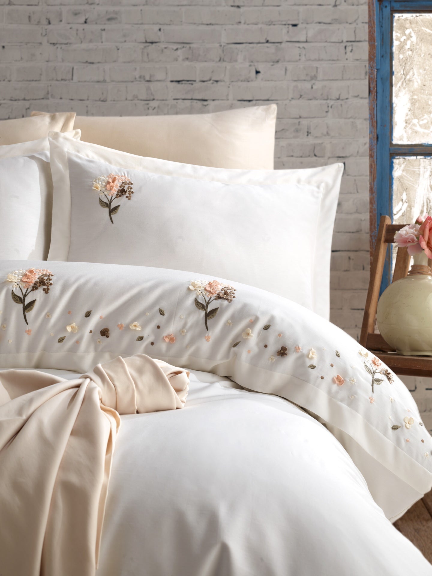 Комплект постільної білизни Maribor Exclusive Satin  200х220 см Narissa Krem
