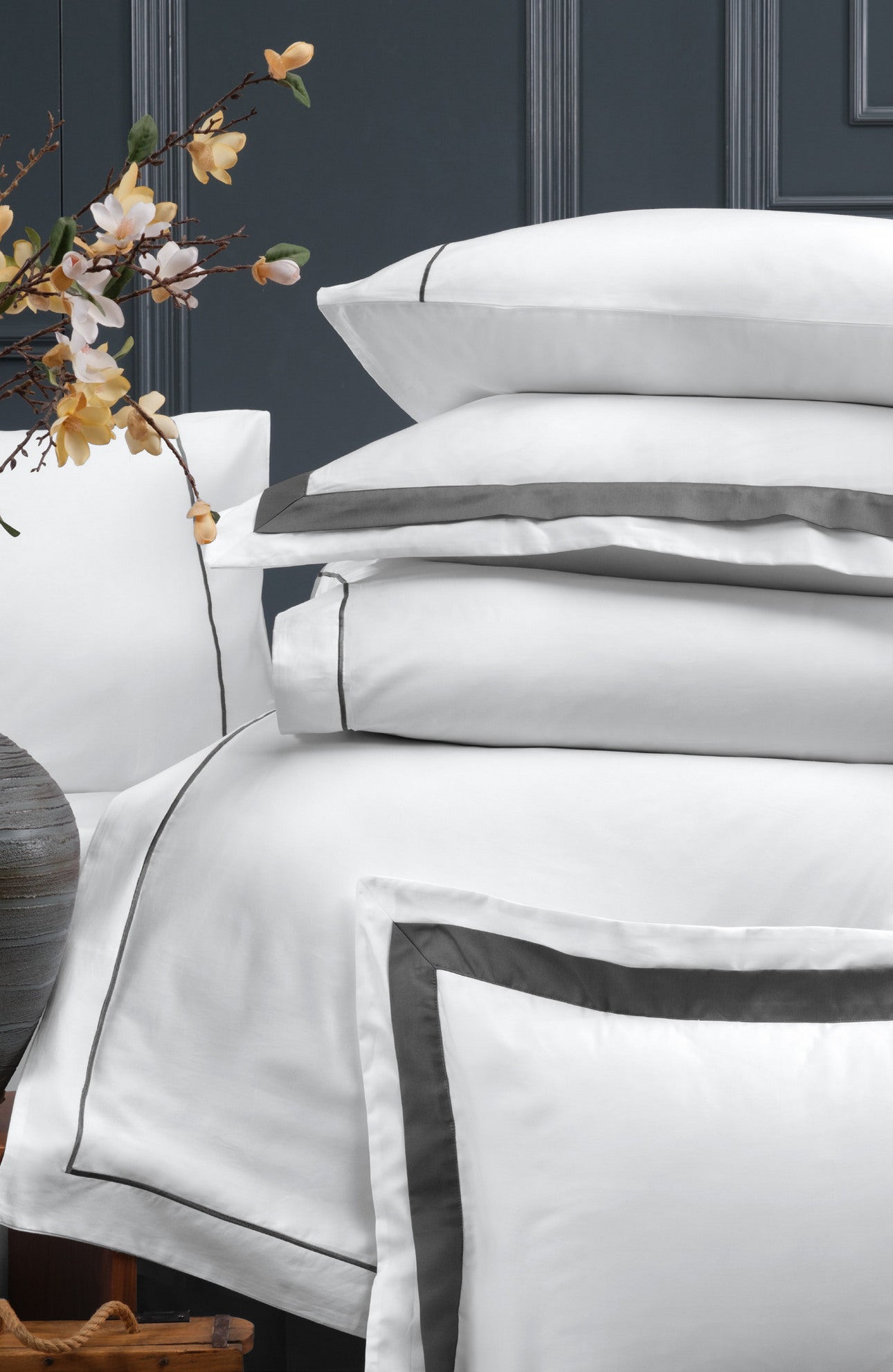 Постільна білизна La Romano Silk Satin 200×220 см Perry Steelgrey