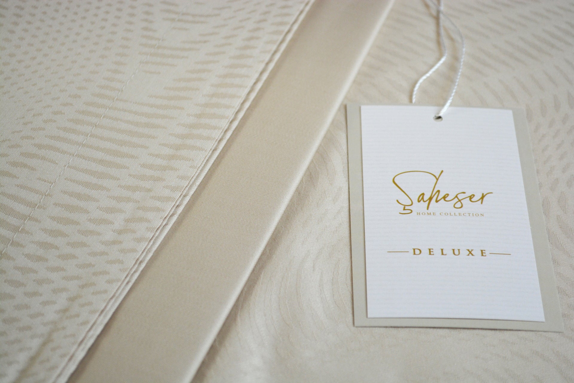 Комплект постільної білизни Saheser Delux Jacquard 300 TC 200х220 см Robin Bej
