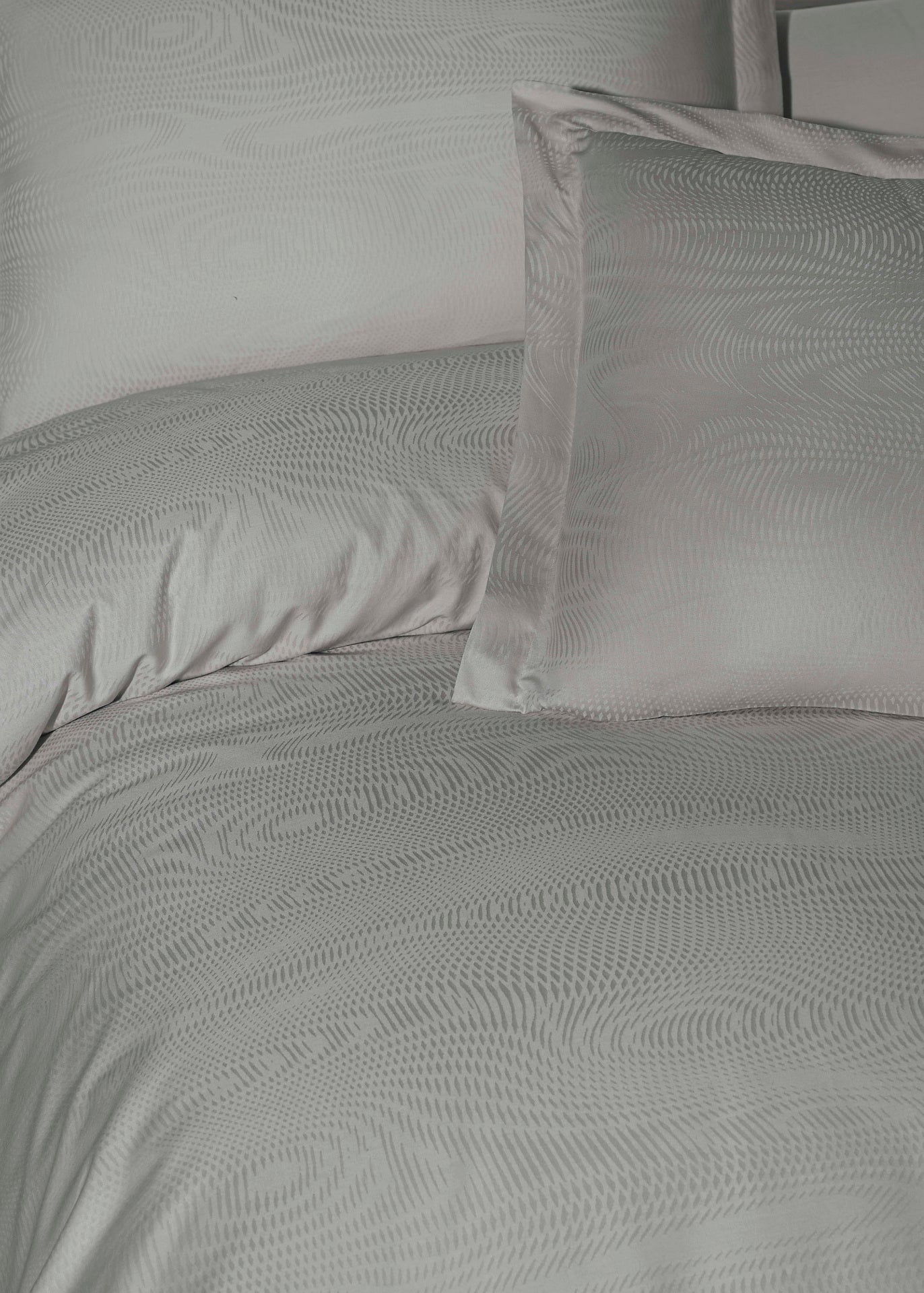 Комплект постільної білизни Saheser Delux Jacquard 300 TC 200х220 см Robin Gri