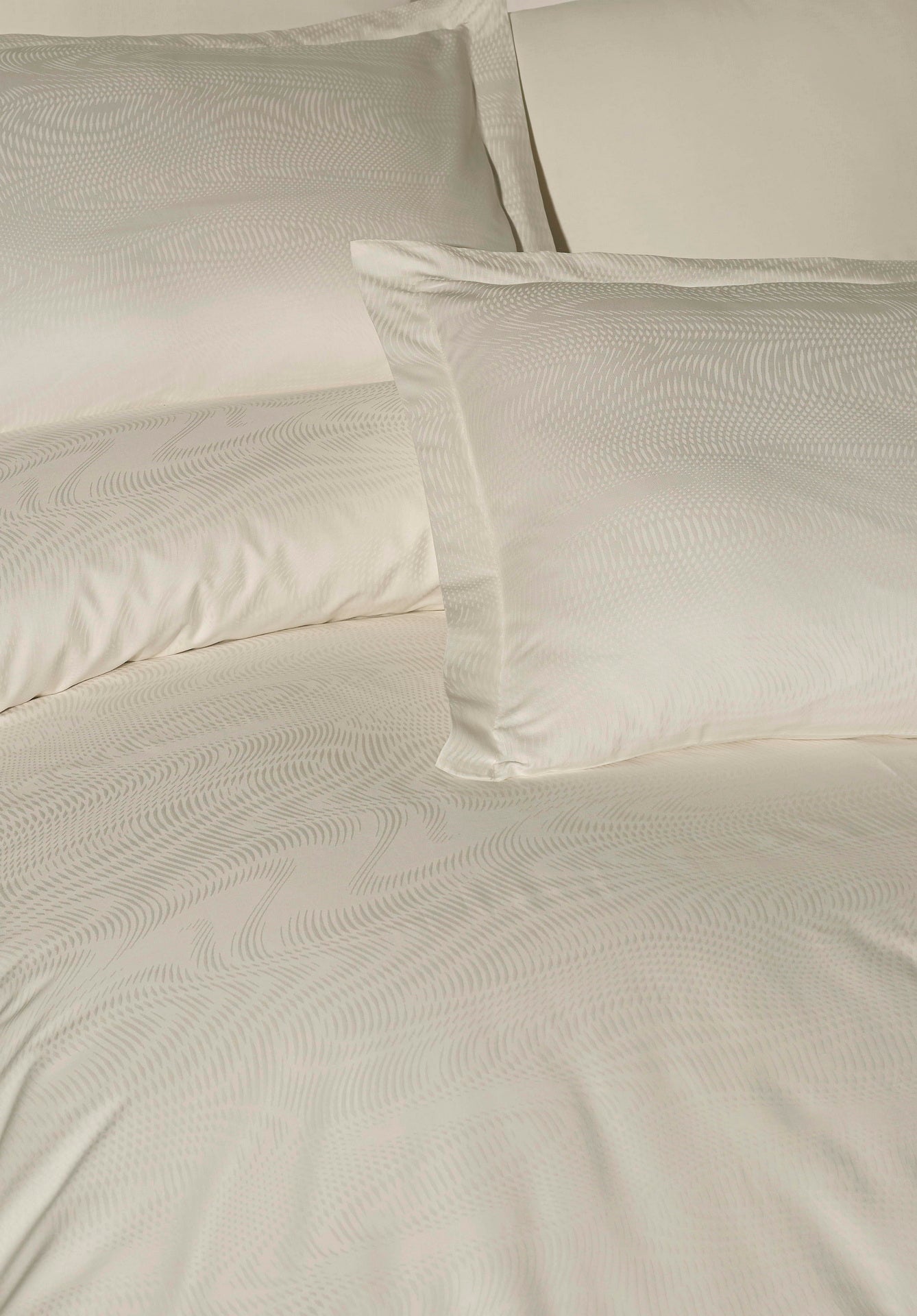 Комплект постільної білизни Saheser Delux Jacquard 300 TC 200х220 см Robin Krem