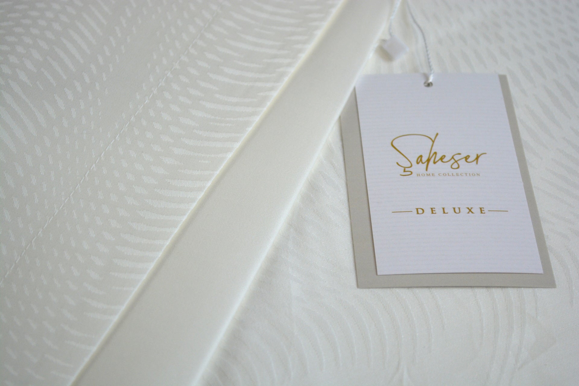 Комплект постільної білизни Saheser Delux Jacquard 300 TC 200х220 см Robin Krem