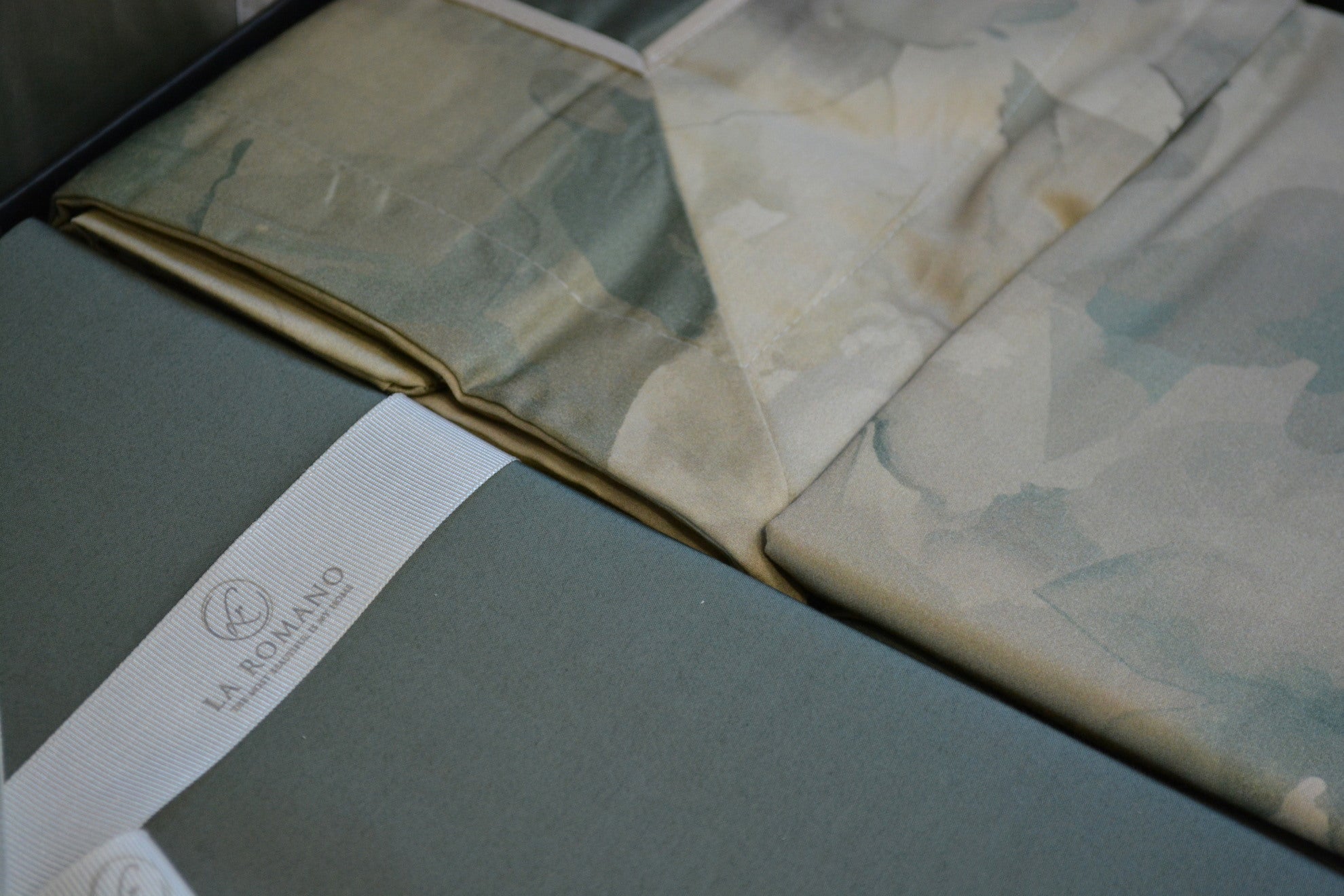 Постільна білизна La Romano Silk Satin 200×220 см Rivano Moonmist