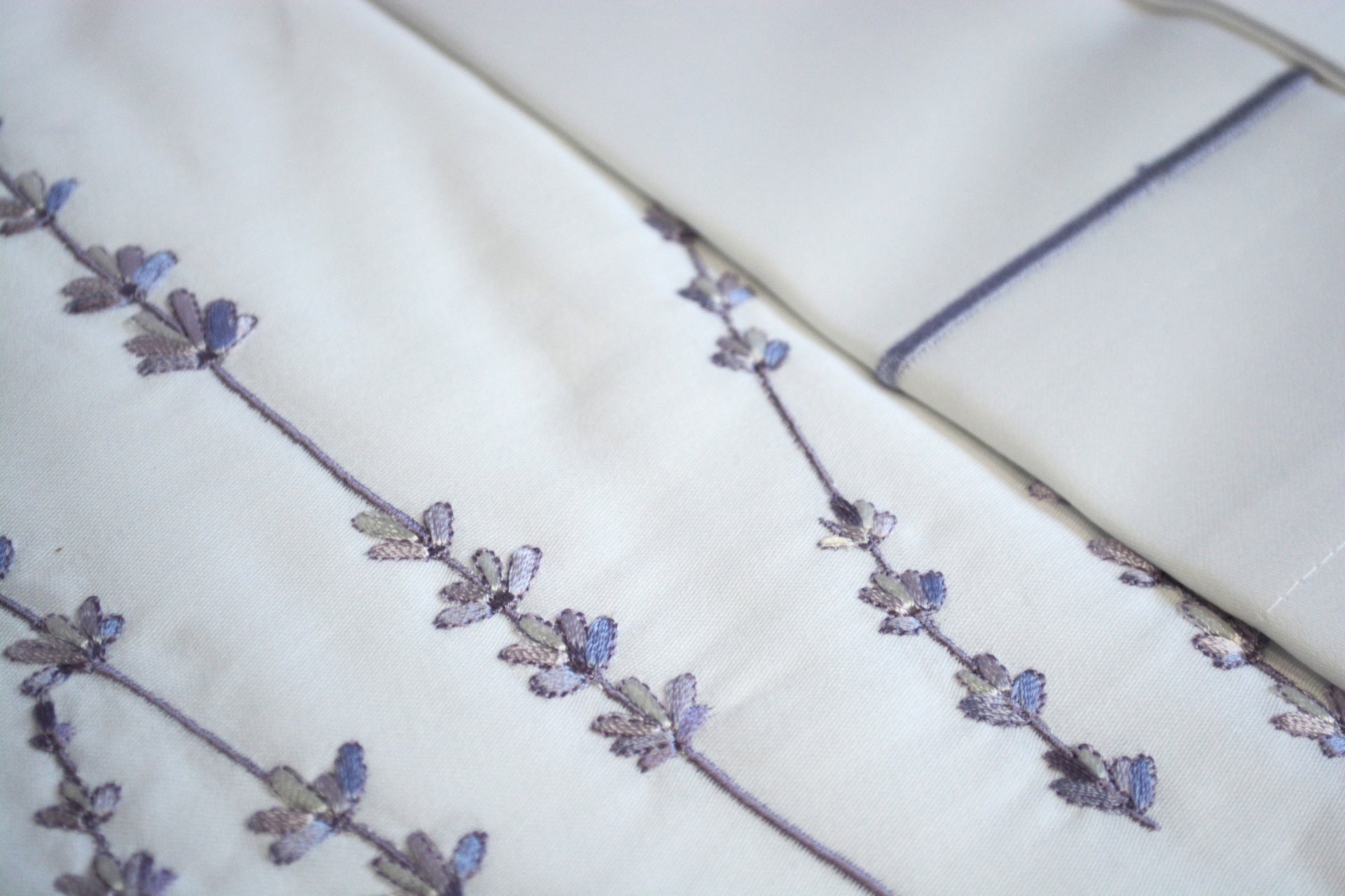 Комплект постільної білизни Maribor Exclusive Satin  200х220 см  Silvana Beyaz