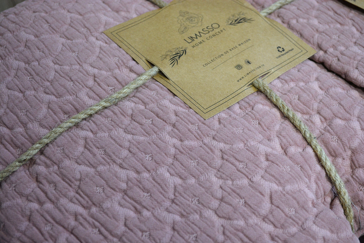 Покривало з наволочками Limasso 240×260 см. Ambiance Old Rose