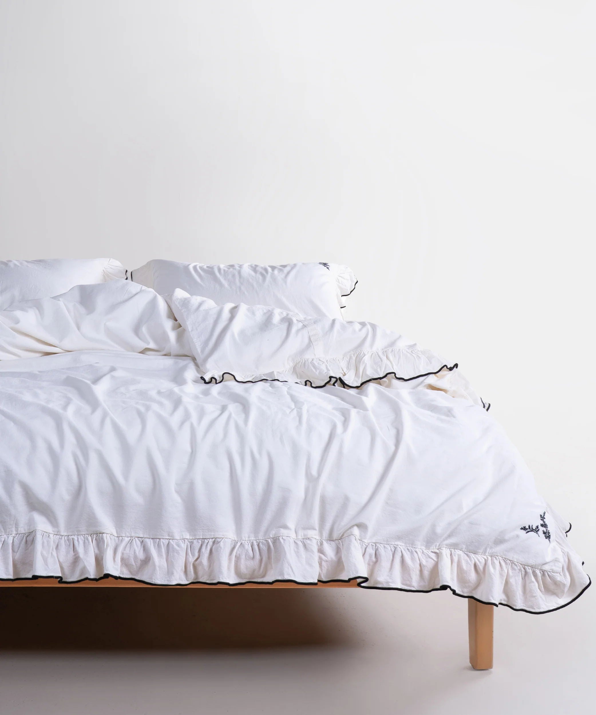 Постільна білизна Limasso Stonewashed Casablanca 200 х 220 см Snow White