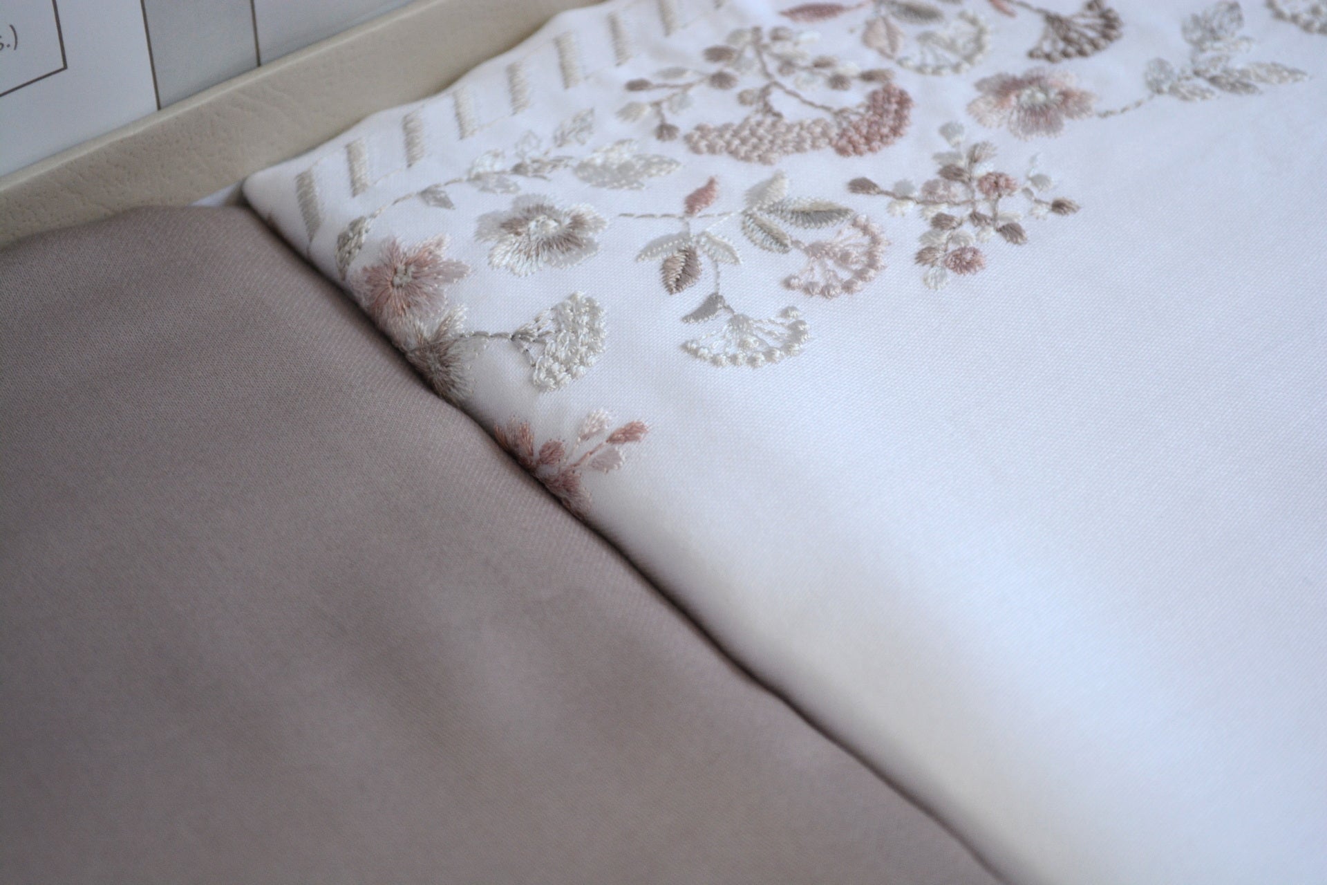 Комплект постільної білизни Dantela Digital Satin 200х220 см Delia Pudra
