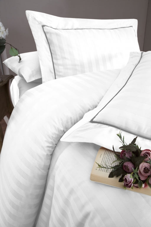 Комплект постільної білизни First Choice Deluxe Satin 160х220 Novel Line White
