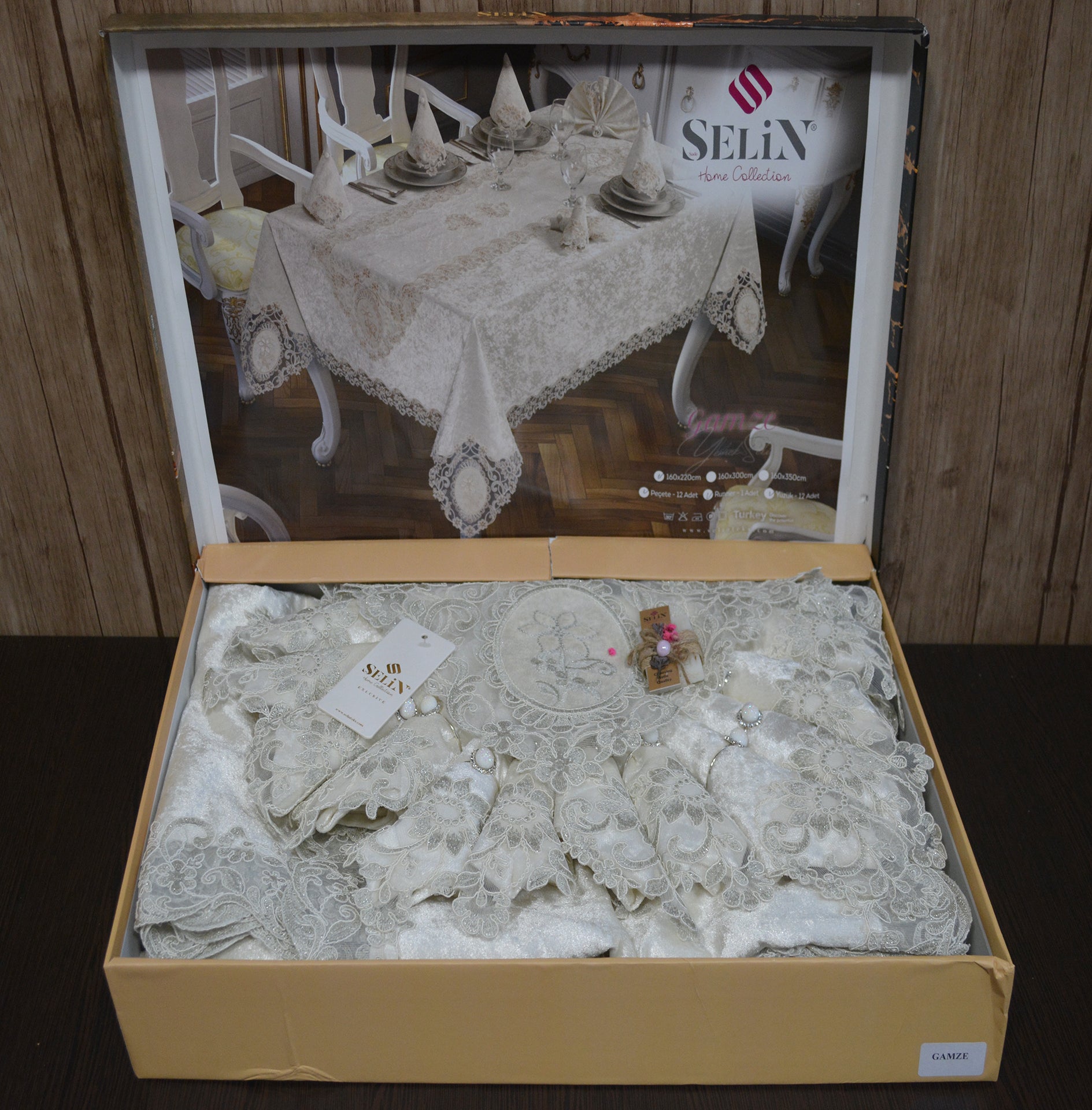 Велюрова скатертина з ранером Selin Gamze Set 160x350 см.+12 серветок - Кремовий