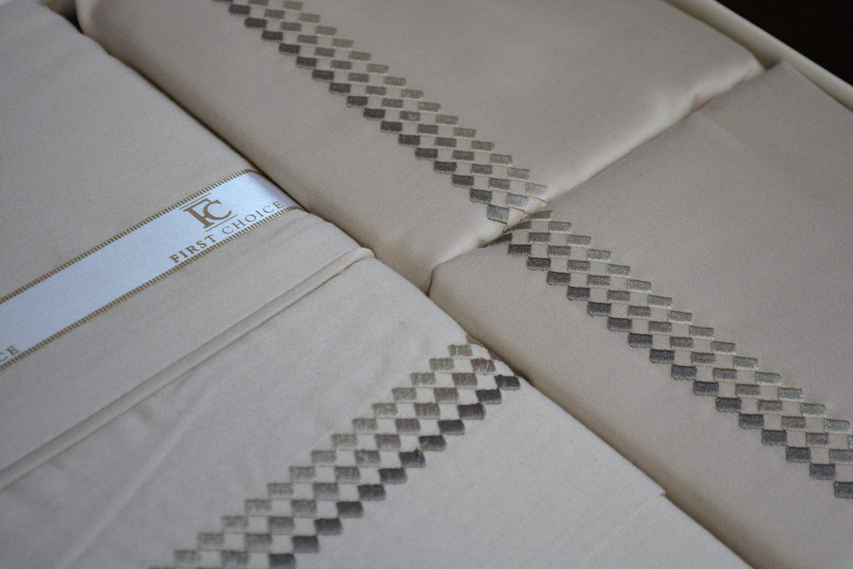 Постільна білизна First Choice V.I.P Satin Moonlight 200 х 220 см Gomez Beige