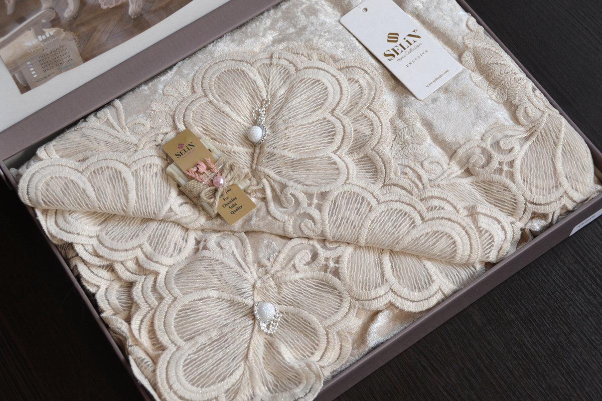 Велюрова скатертина Selin Nehir 160х300