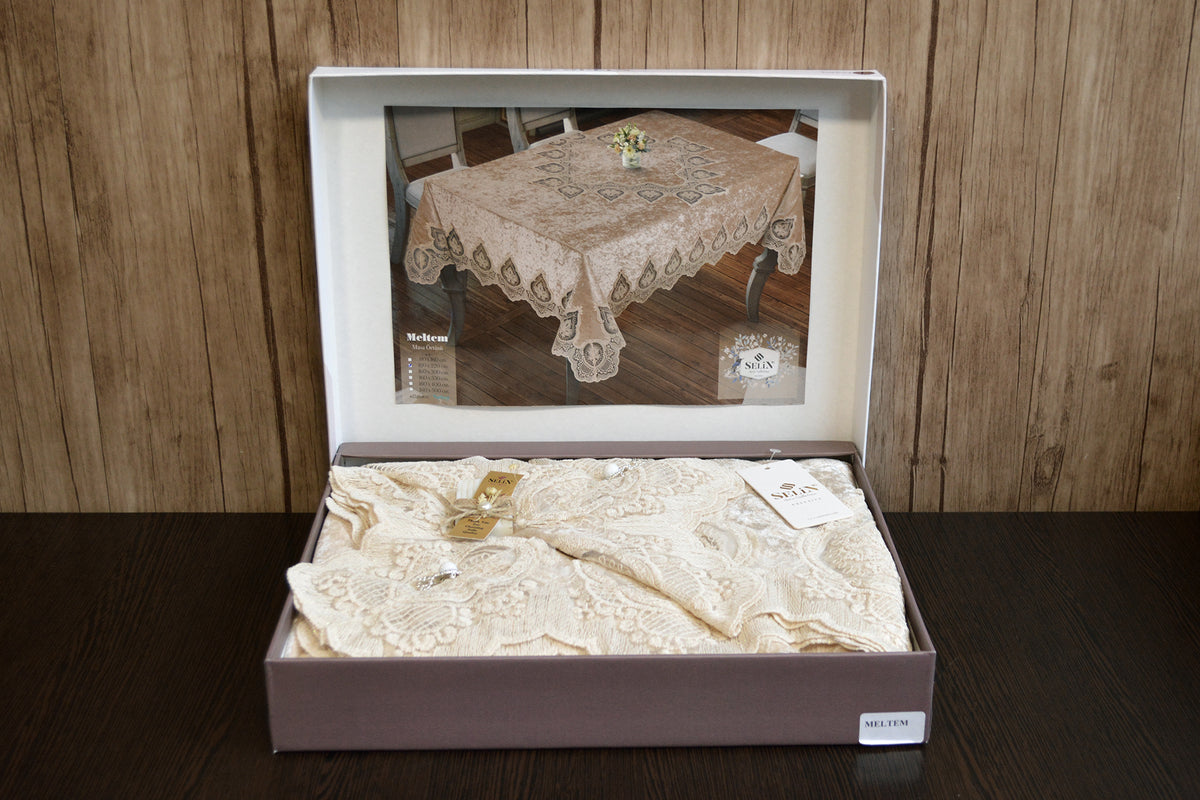 Велюрова скатертина Selin Meltem 160х300 Бежевий