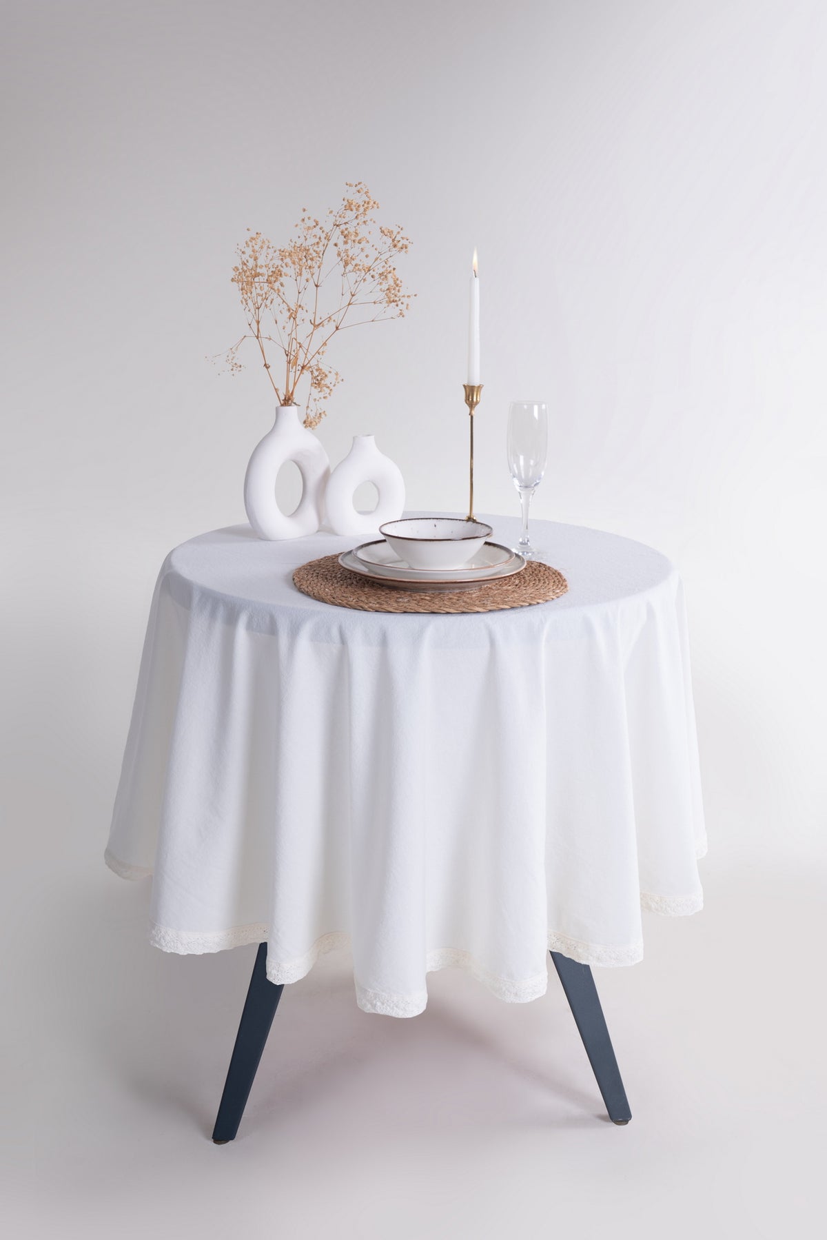 Скатертина з вареної бавовни Limasso French Ø160 см.Snow White