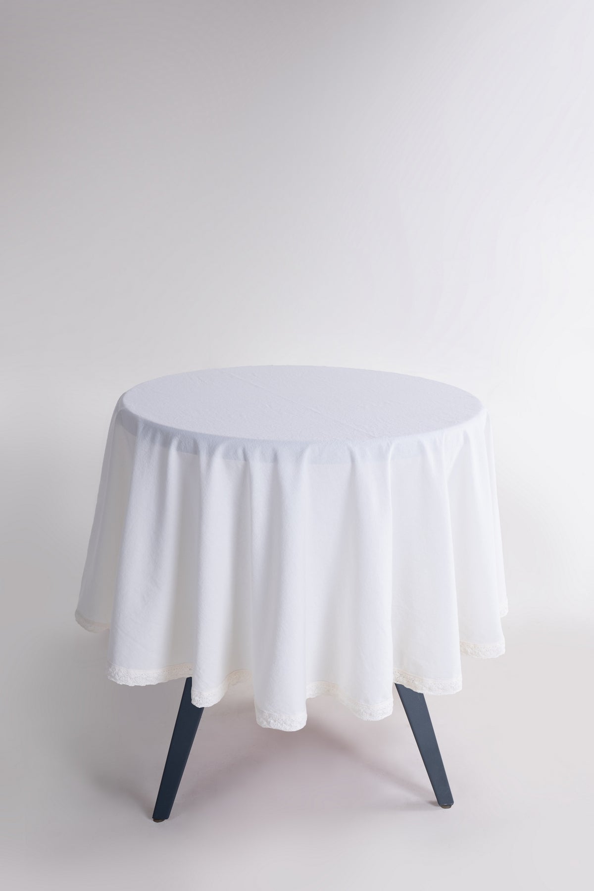 Скатертина з вареної бавовни Limasso French Ø160 см.Snow White